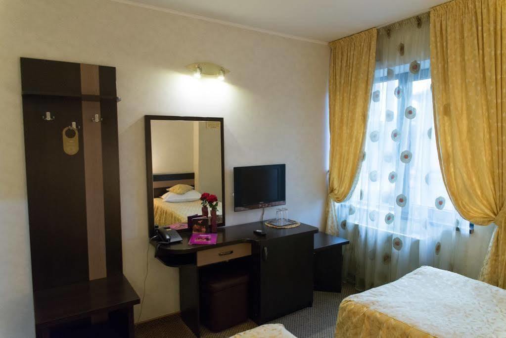 Indiana Hotel Iasi Exterior foto