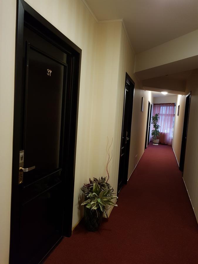 Indiana Hotel Iasi Exterior foto